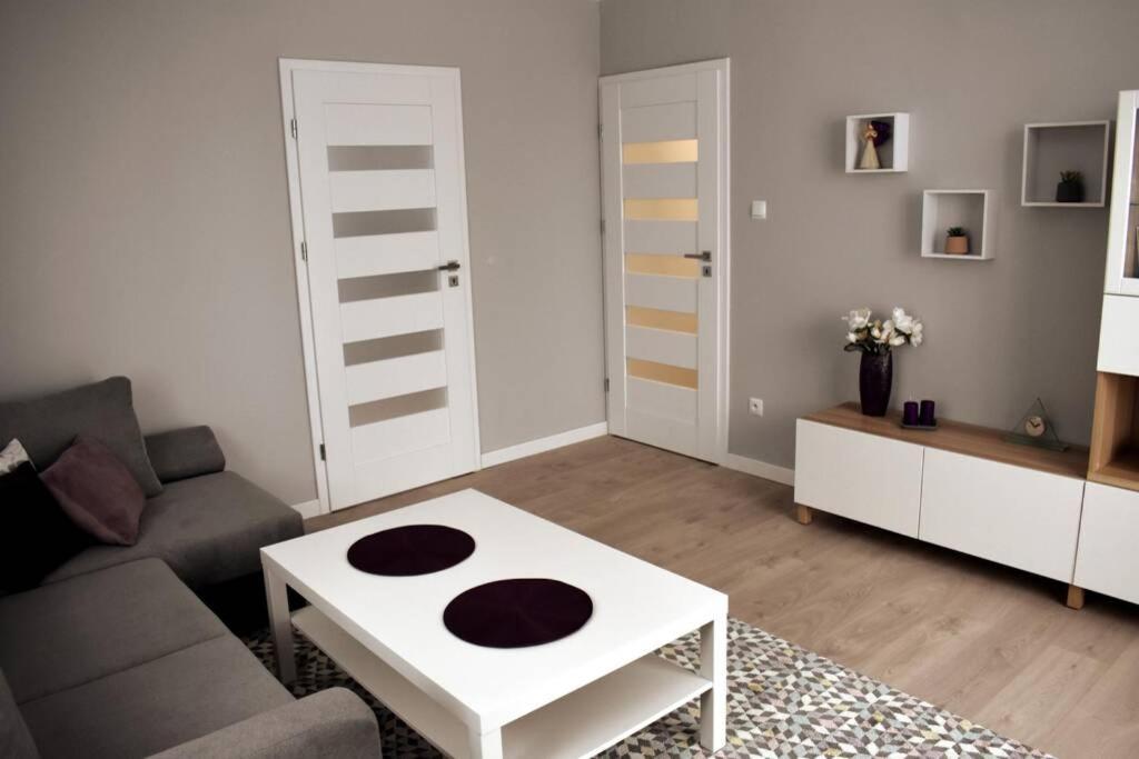 Modern Apartment In Tarnow Exterior photo