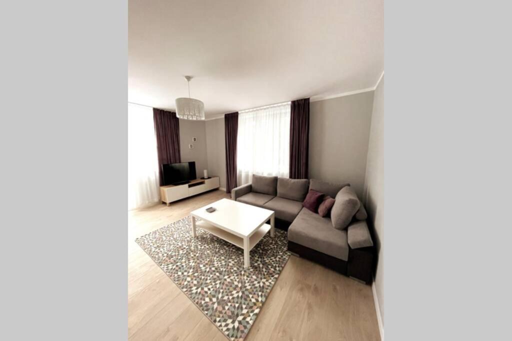 Modern Apartment In Tarnow Exterior photo